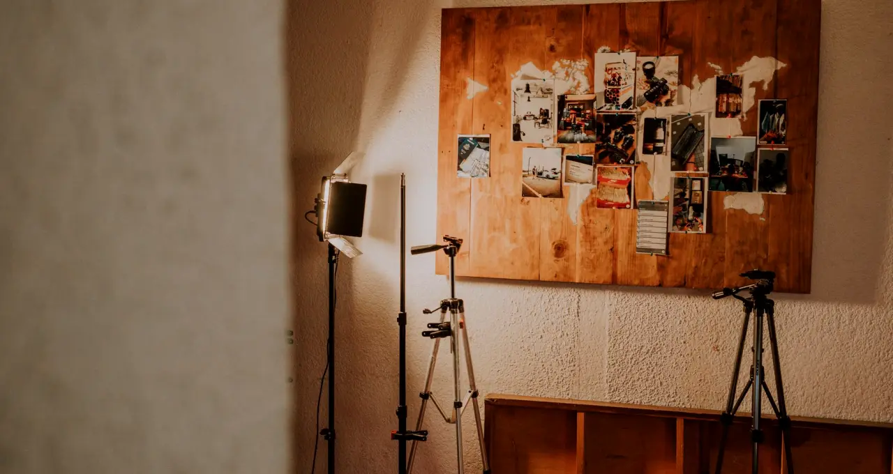 Close Mics or Room Mics for a Live Studio Panel: Which to Choose